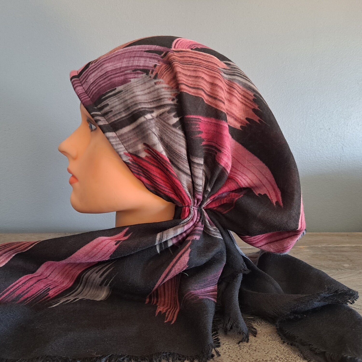 Black/pink - Falls&#39; best  - soft fringes pretied tichel