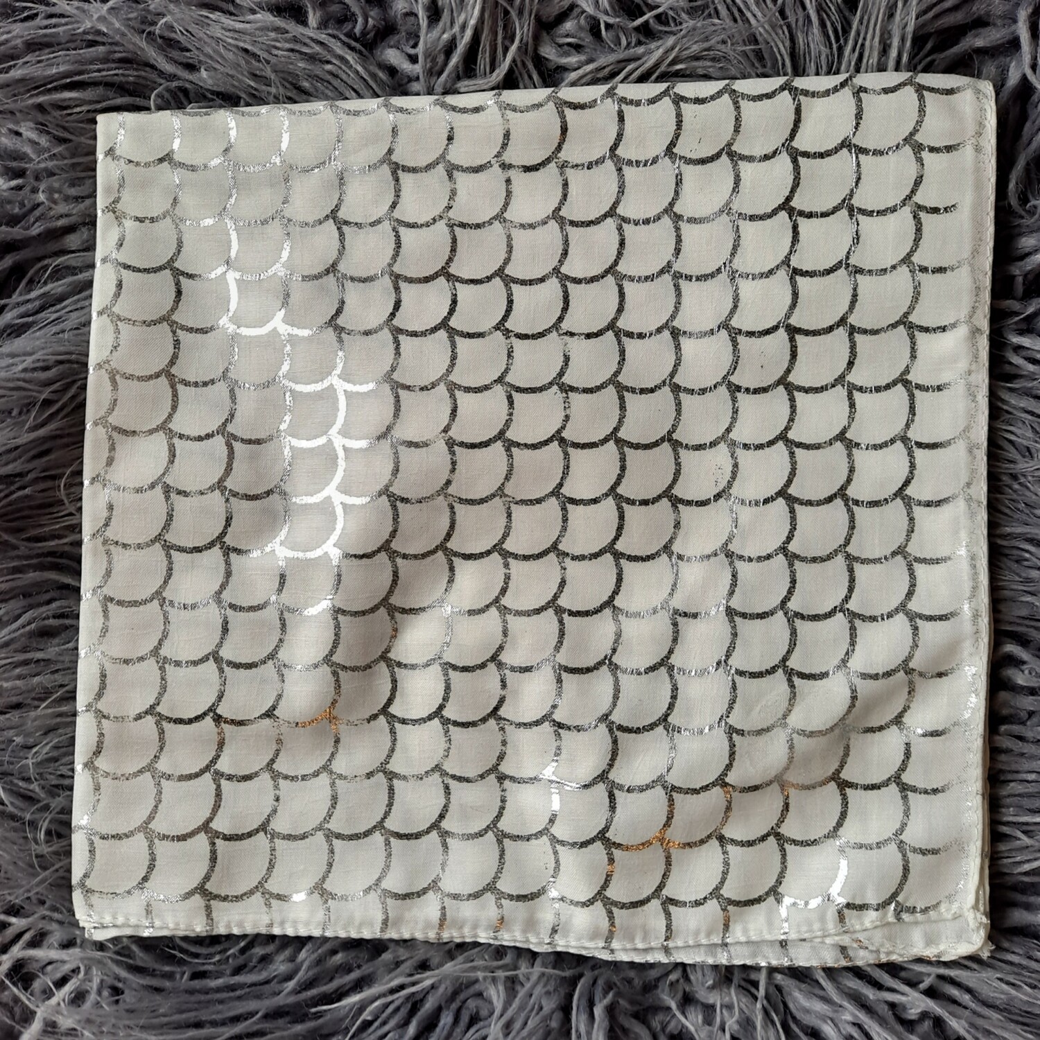 Soft white/silver metallic scales patterned tichel