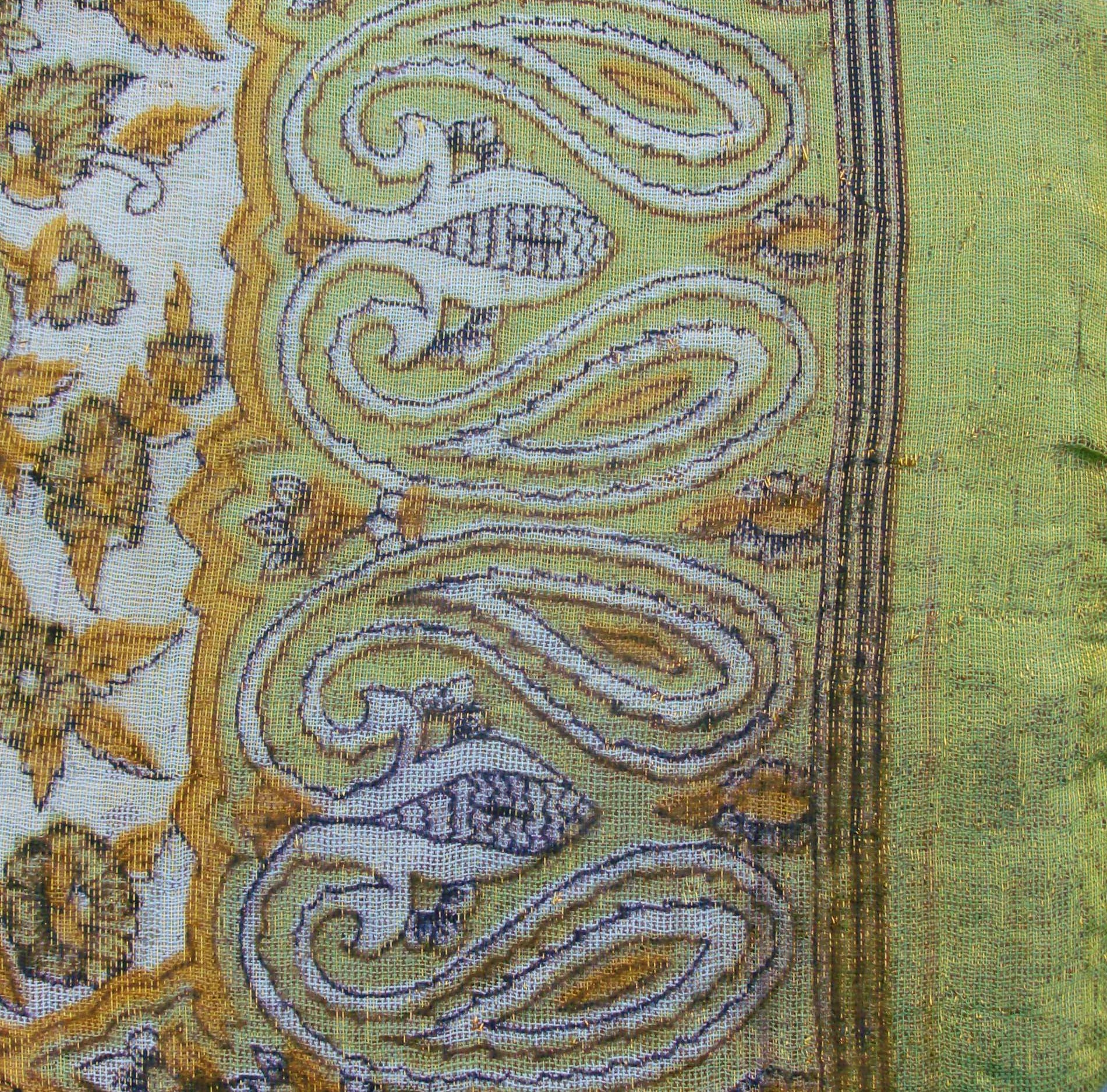 light green shimmering tichel