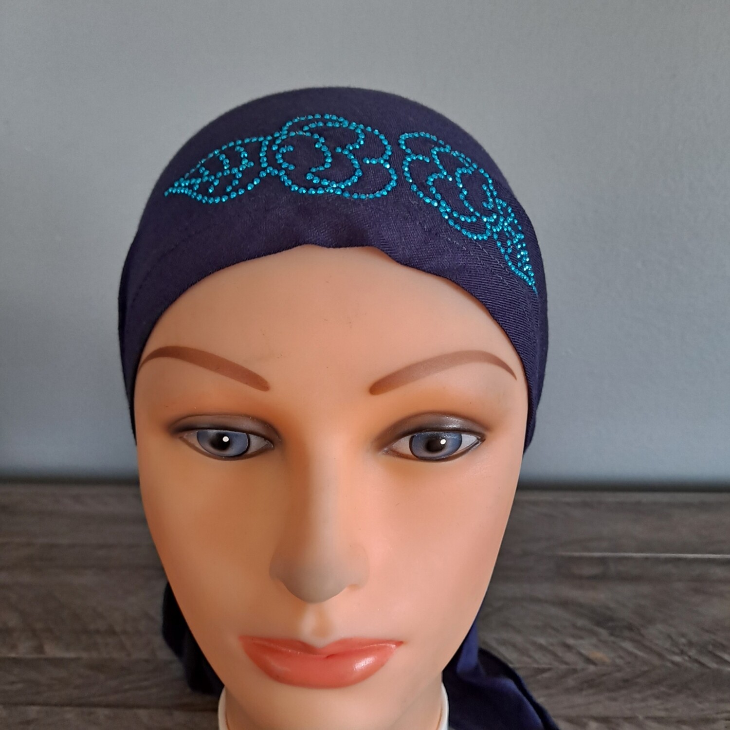 Navy paper thin pre tied tichel w/aqua applique