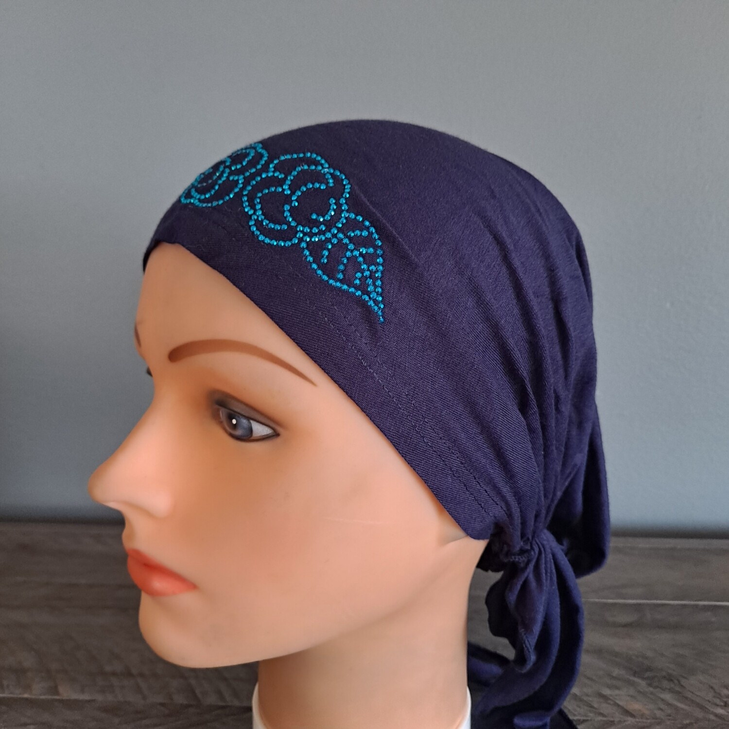 Navy paper thin pre tied tichel w/aqua applique