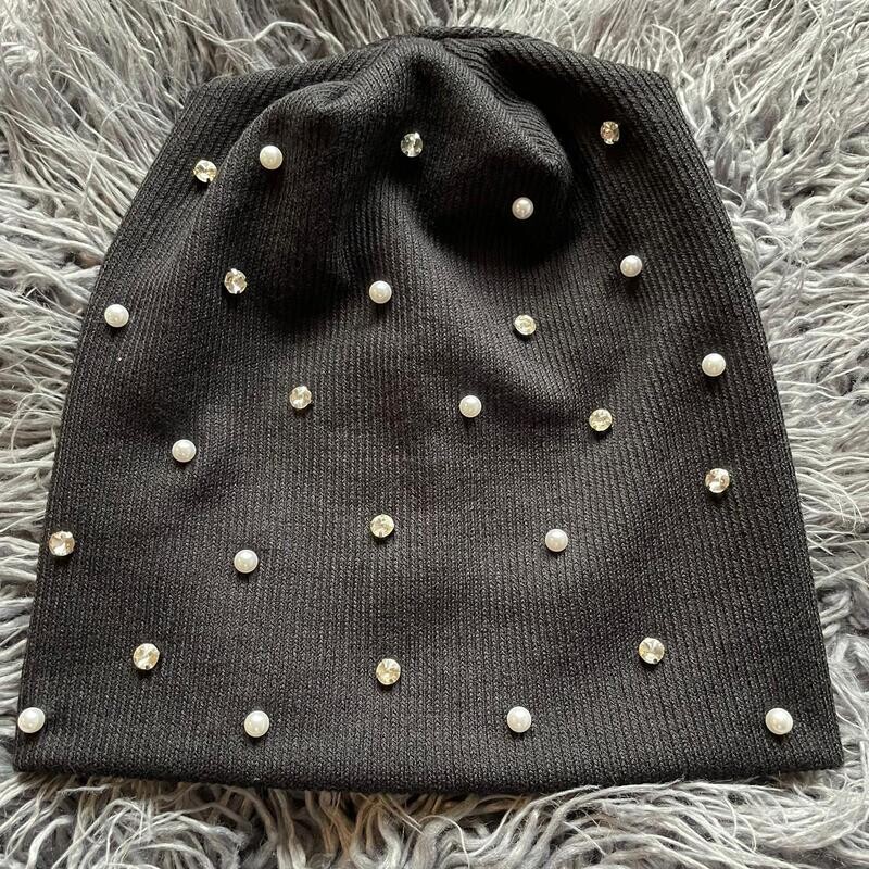 Lux knit decorated beanie - black