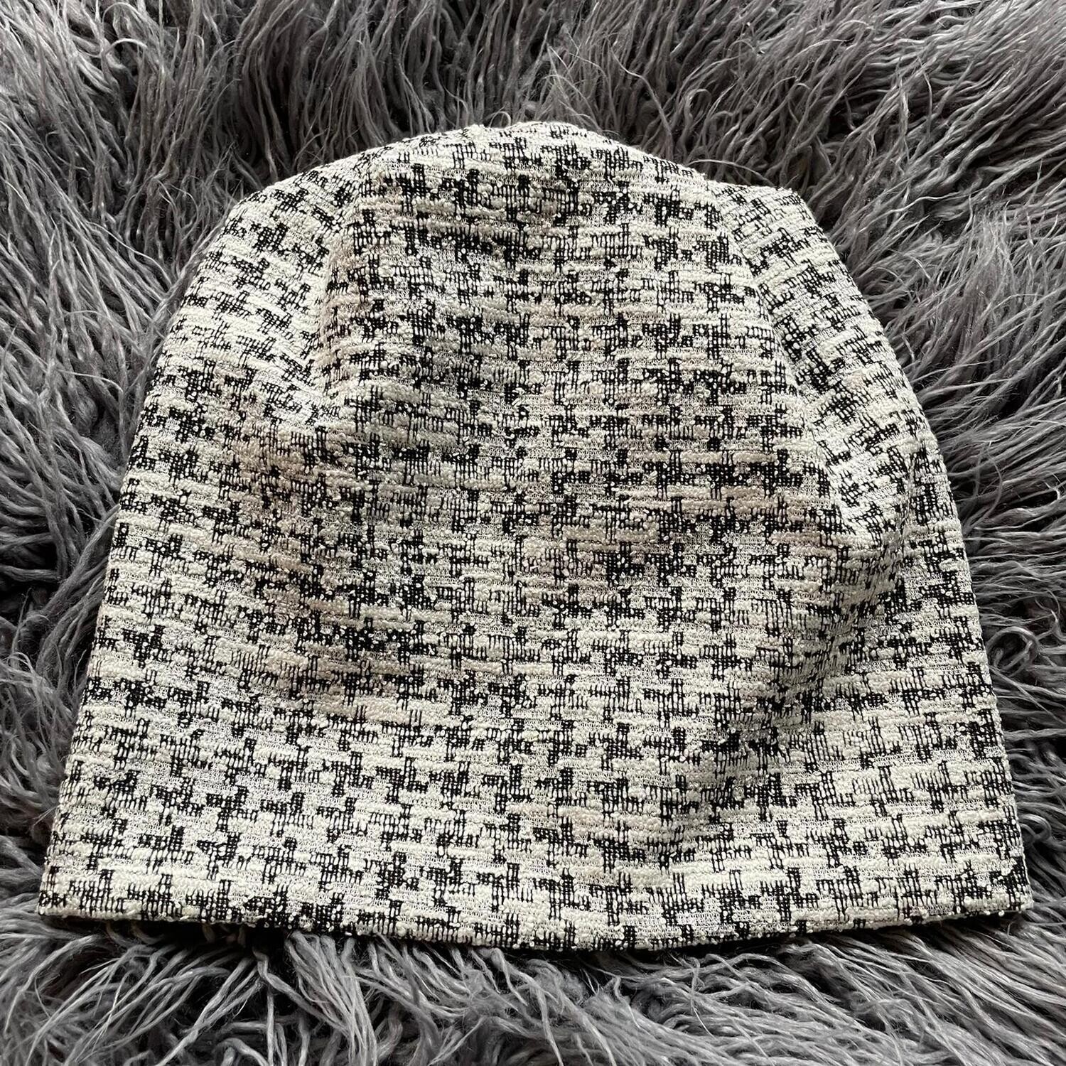 White/black patterned - mid weight Fall/Winter beanie