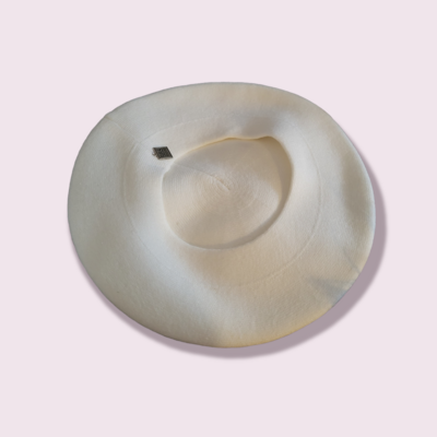 Soft white - softest beret