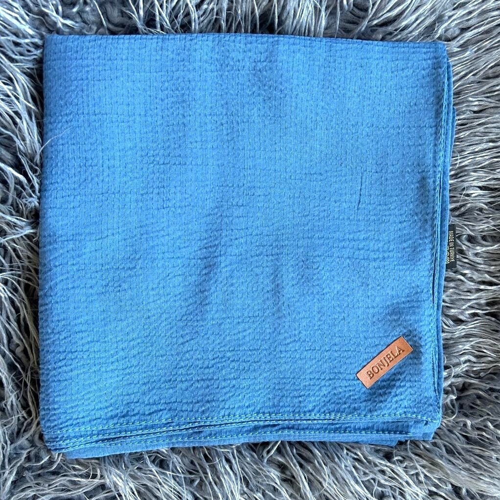 Light denim textured solid tichel