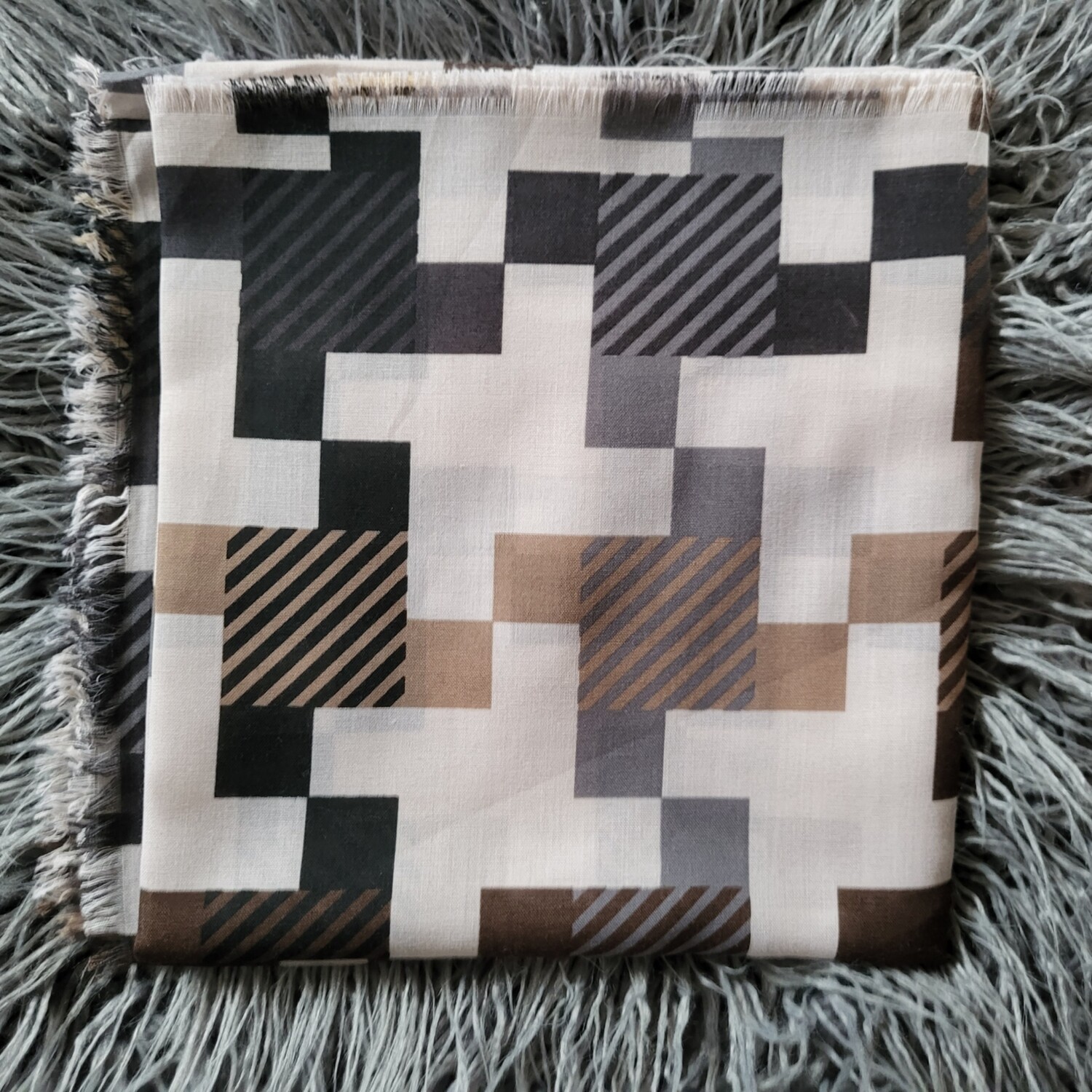 Beige - tetromino patten soft fringes tichel