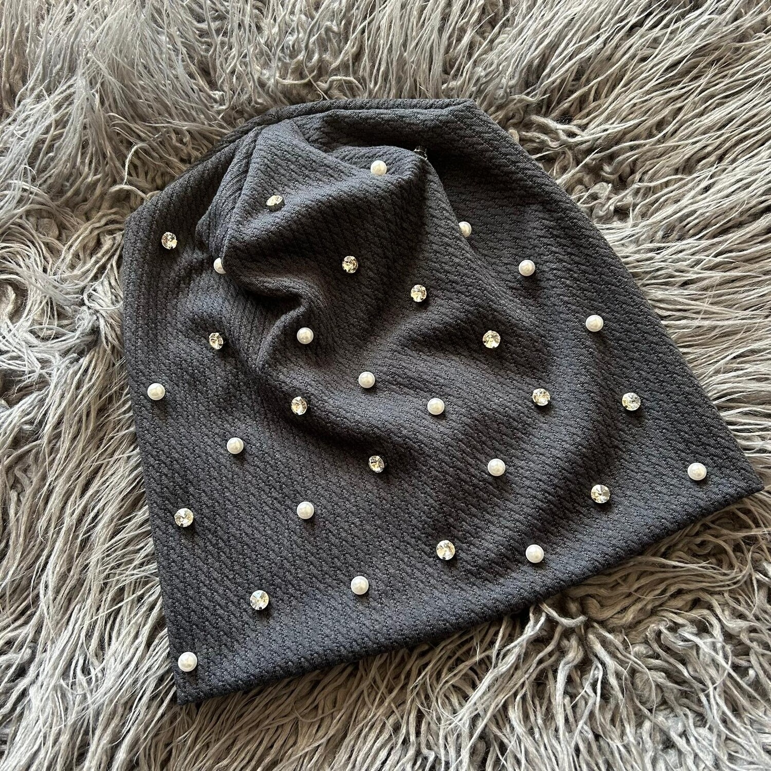 Slate - bejeweled fine cable ribbed beanie