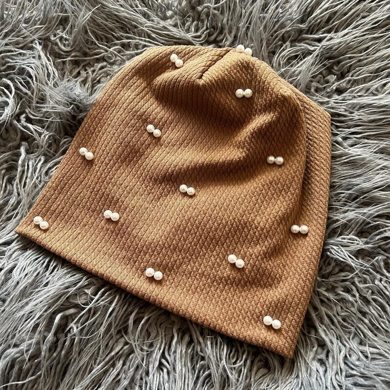 Medium brown - pearled fine cable ribbed beanie