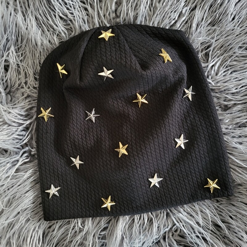 Black - Stars fine cable ribbed beanie