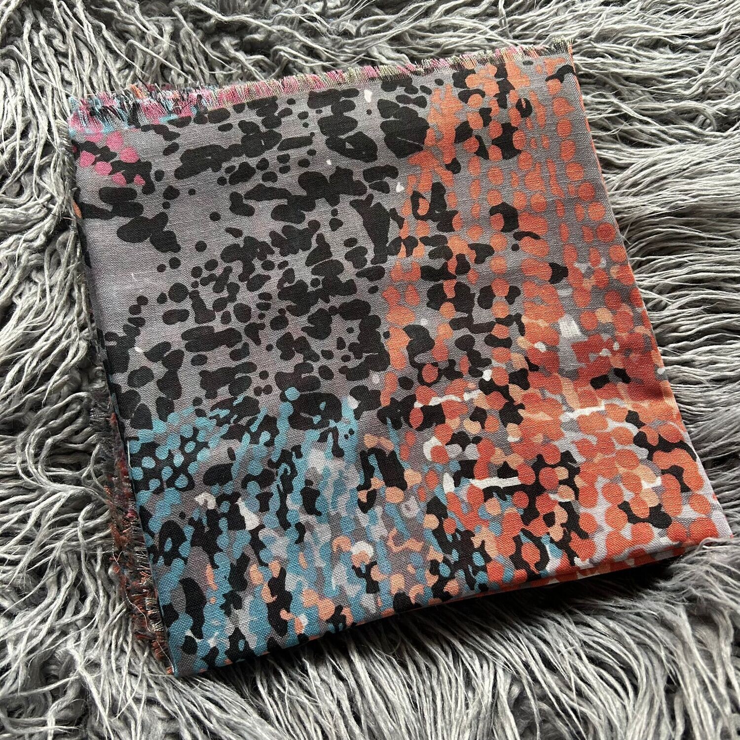 Gray n&#39; more - colorful dotted soft fringes tichel