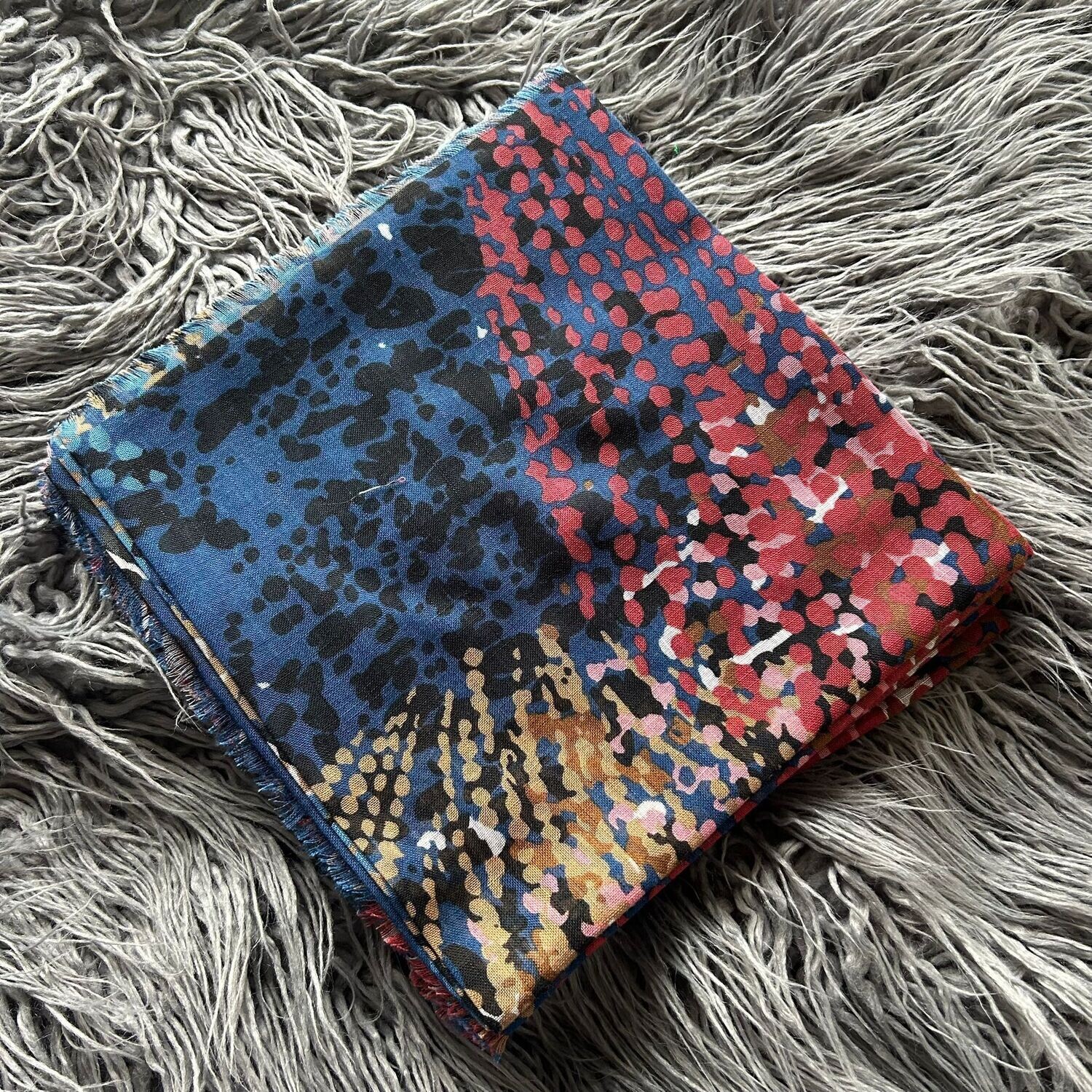 Blue n&#39; more - colorful dotted soft fringes tichel