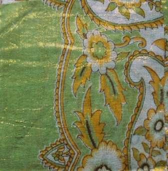 Light green flowers shimmering tichel