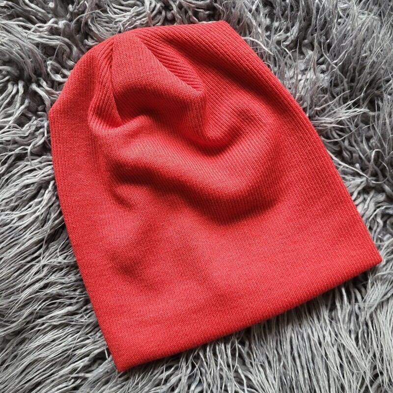 Lux knit beanie - red