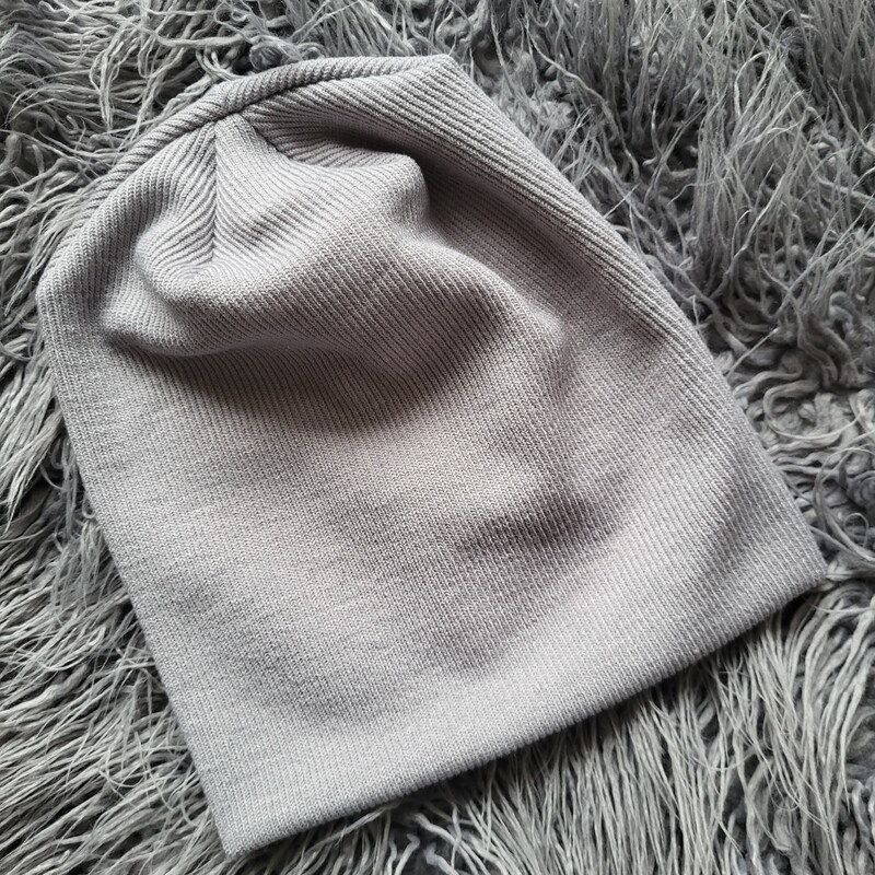 Lux knit beanie - light silvery gray