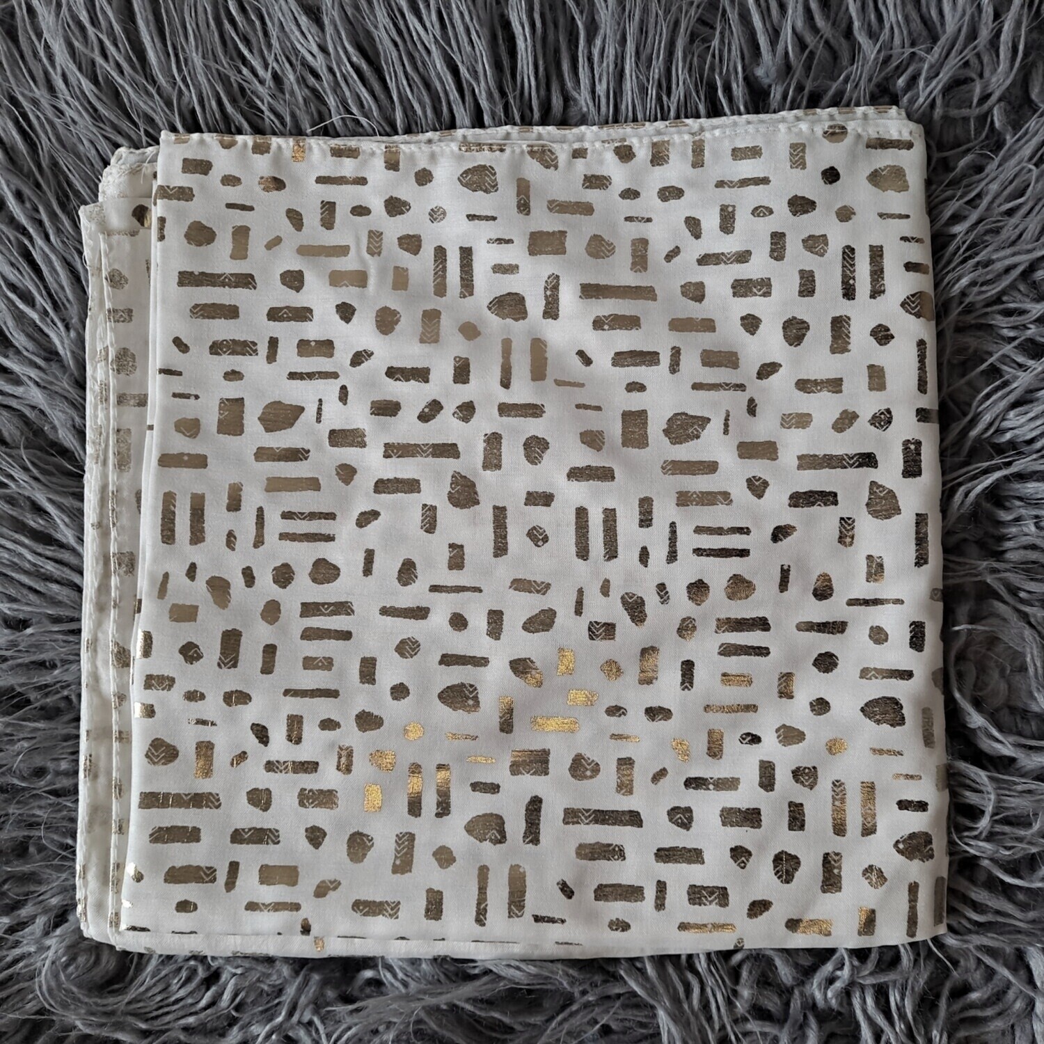 Off white/silver metallic shapes patterned tichel