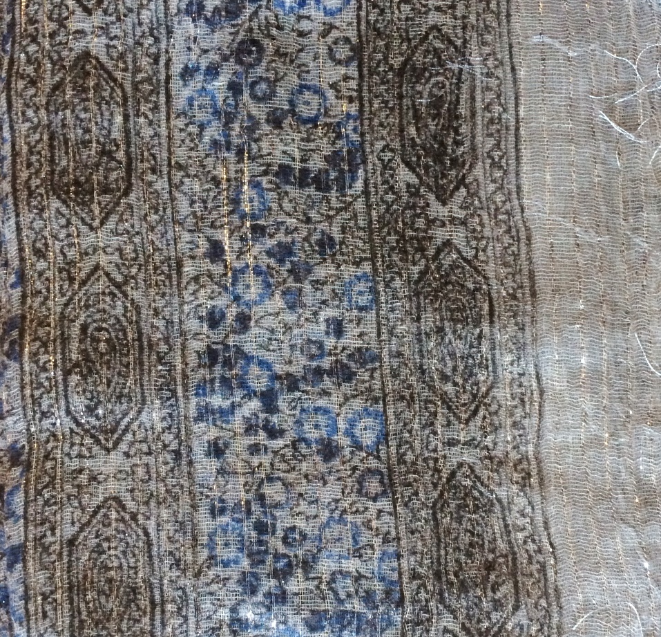 Medium gray lurex tichel with blue berry flowers