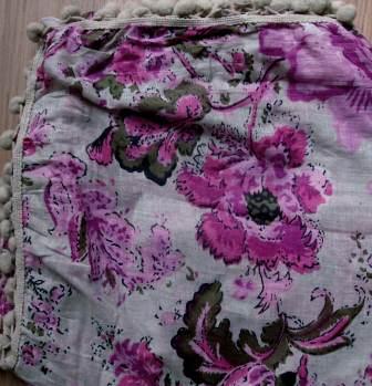 Pom pom snazzy tichel beige