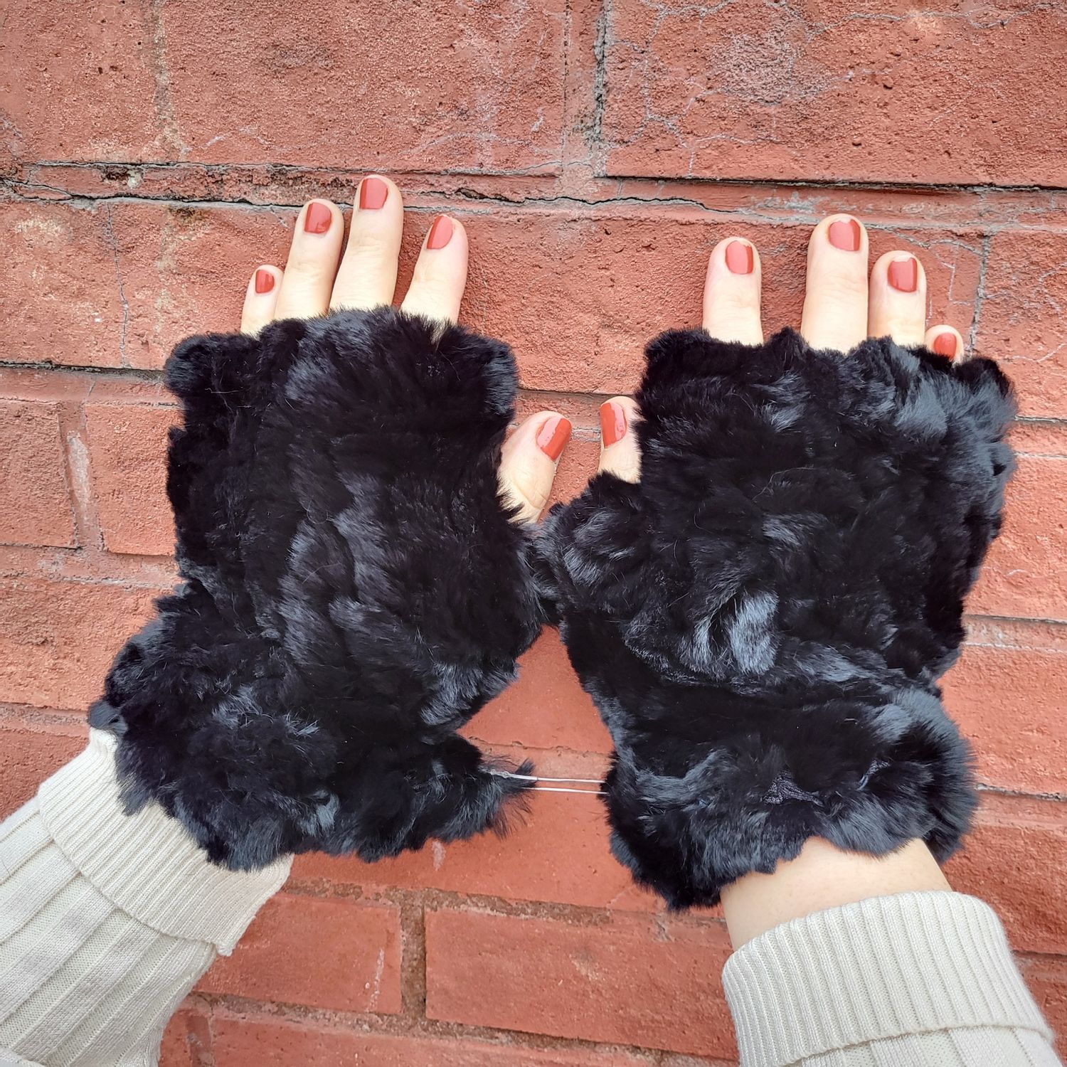Gorgeous fur fingerless gloves