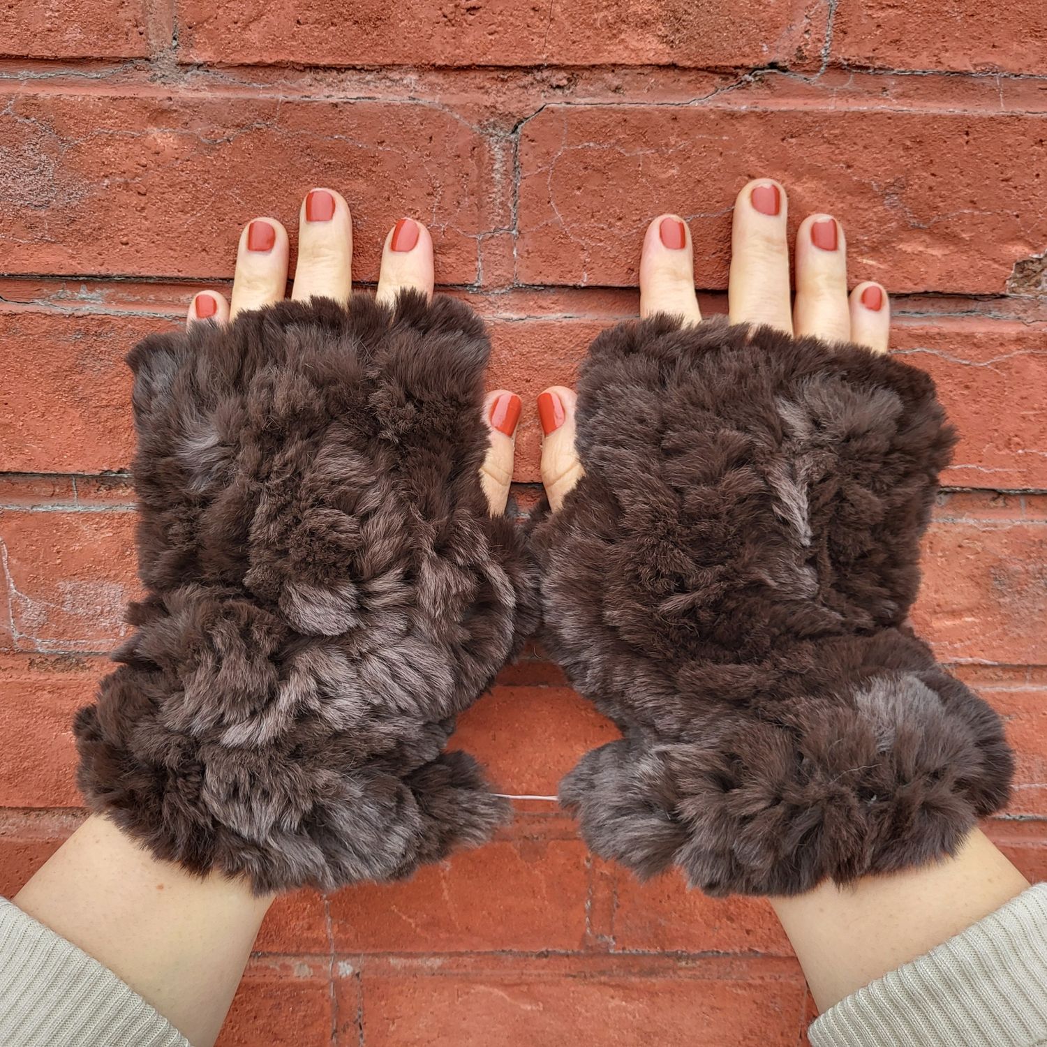 Gorgeous fur fingerless gloves