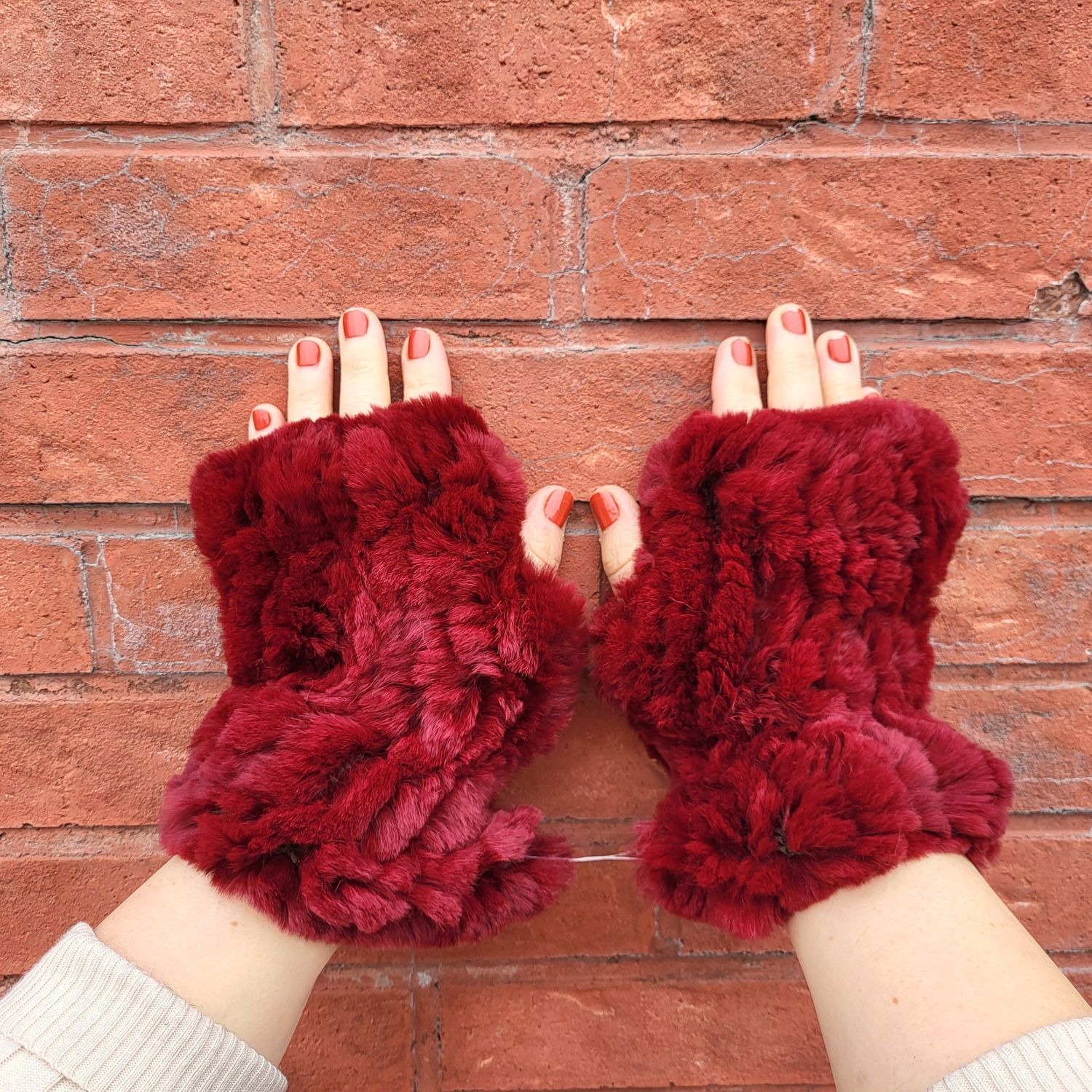 Gorgeous fur fingerless gloves