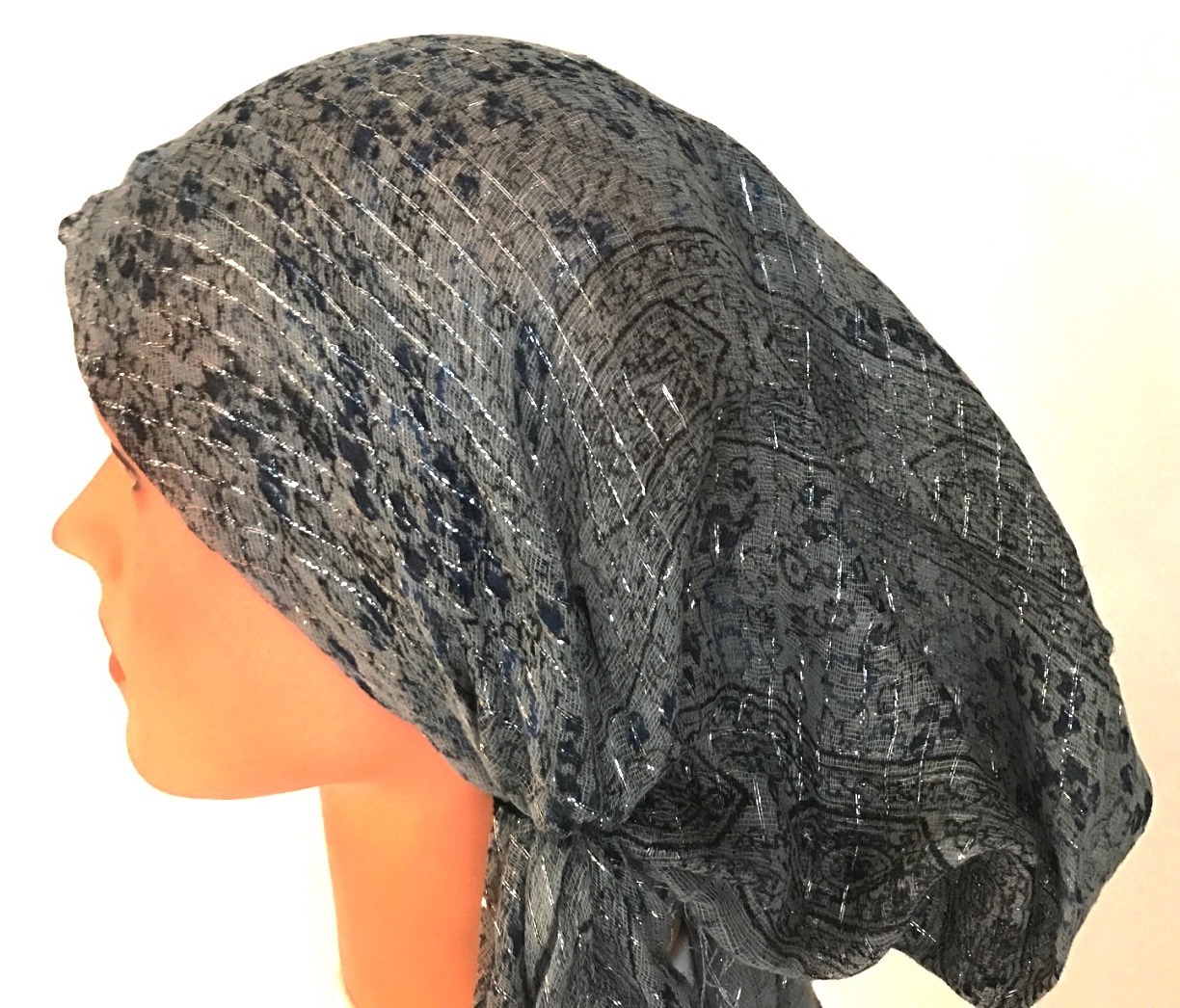 Medium Gray lurex pre tied tichel with pattern