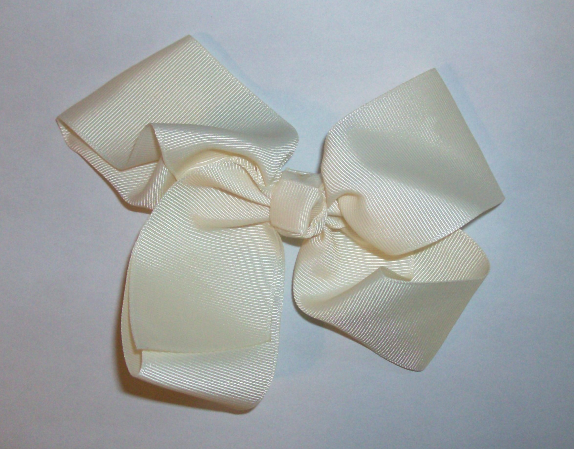 cream bow