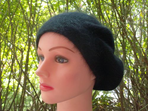 Angora beret black