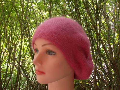 Angora beret coral pink