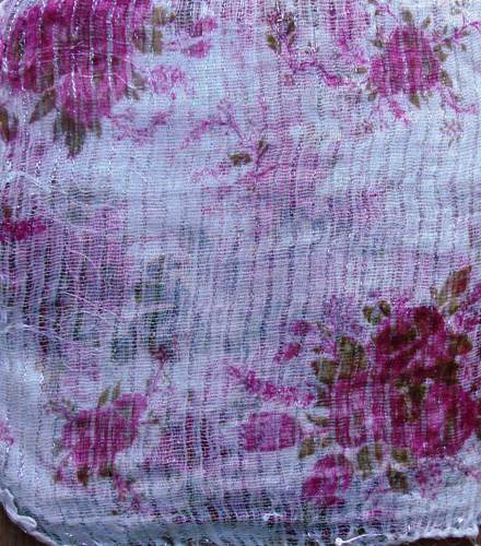 Pretty pattern lurex tichel white with pink flowers