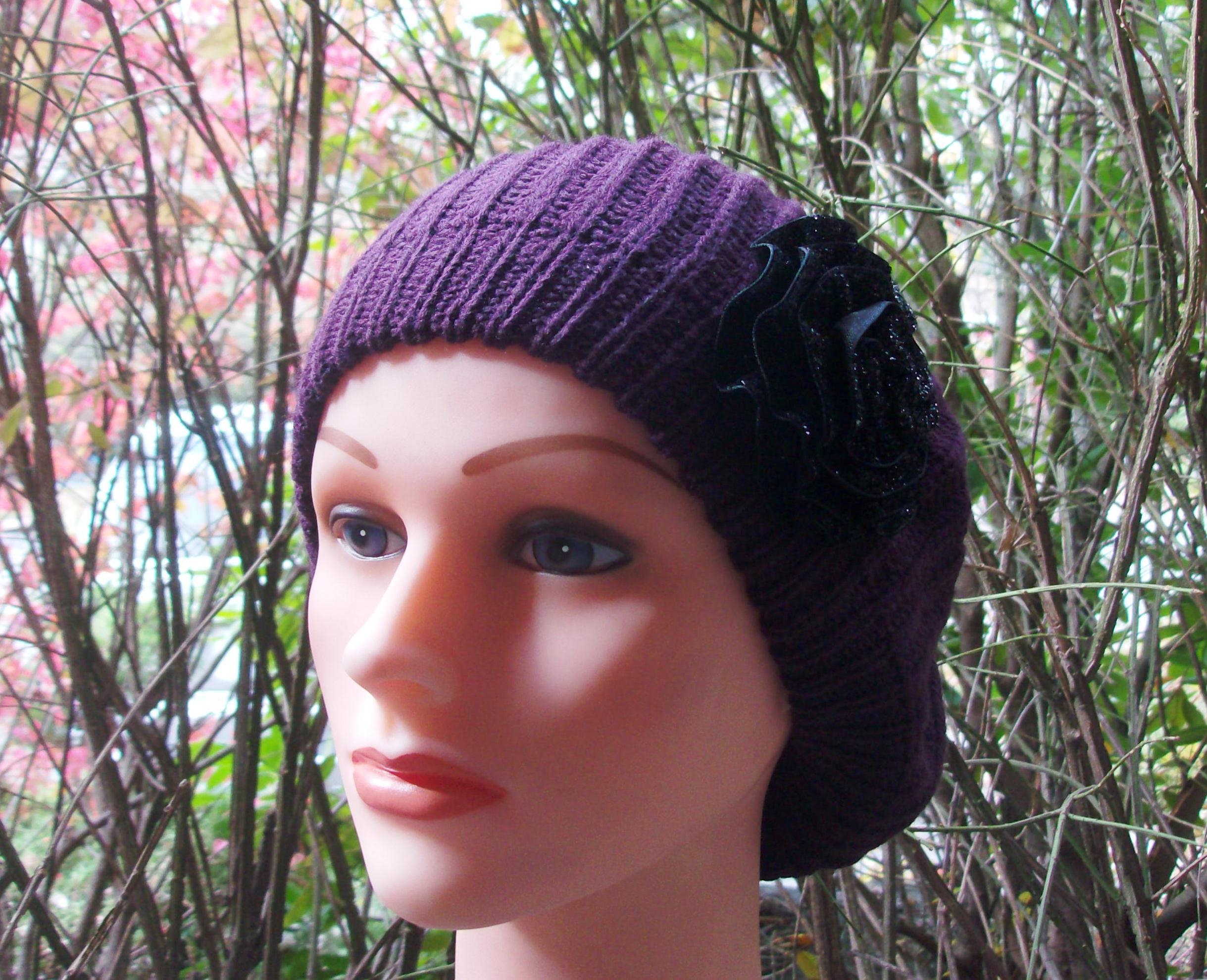 Chic beret wine color