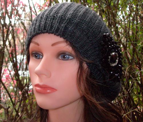 Chic beret charcoal gray