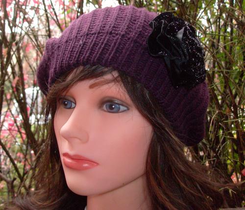 Chic beret wine color