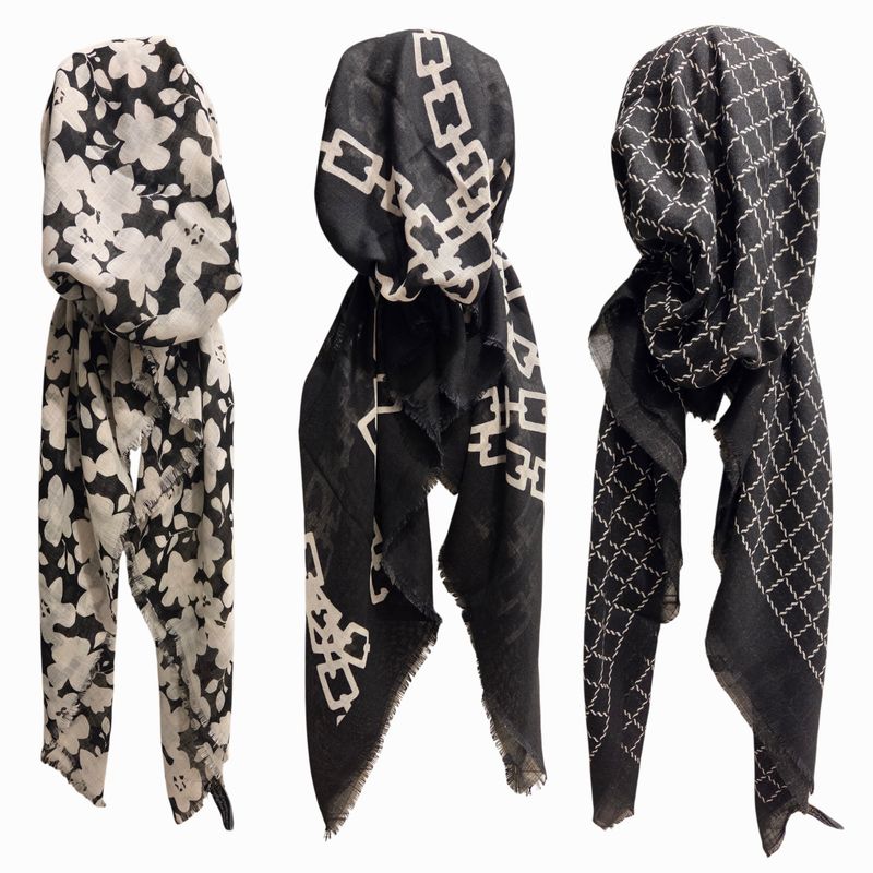 Black/White (asst.) soft fringes pretied tichels