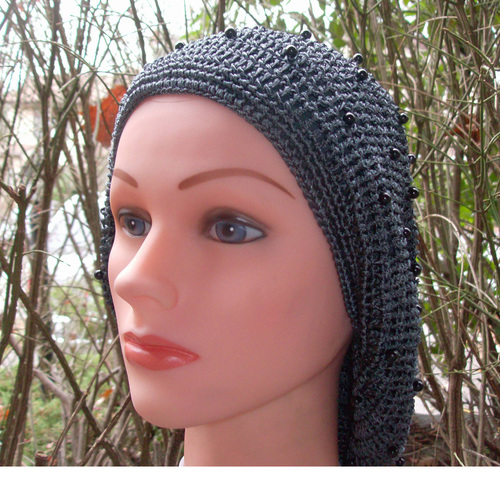 Gray buttons snood