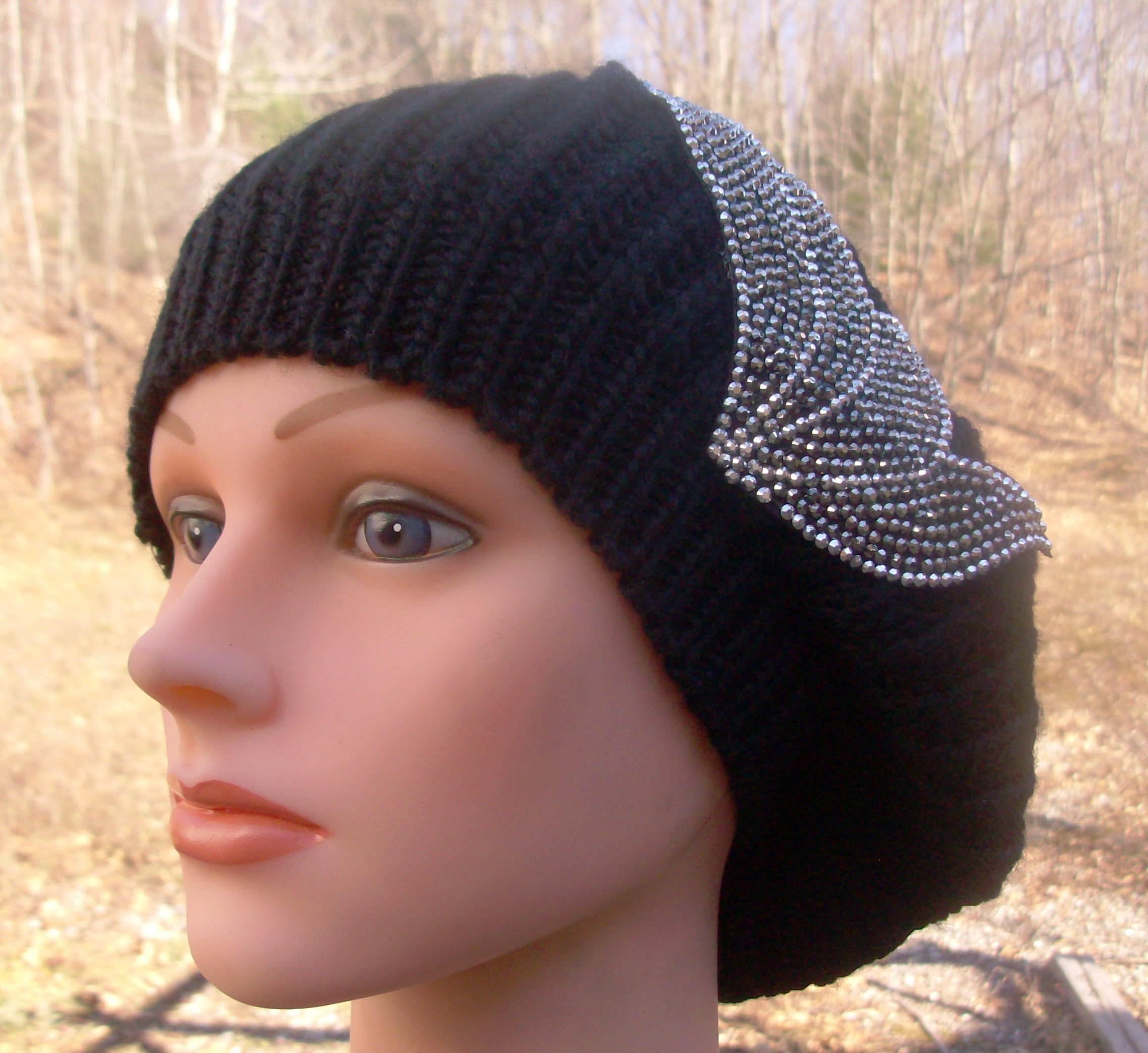 Chic beret black single layer