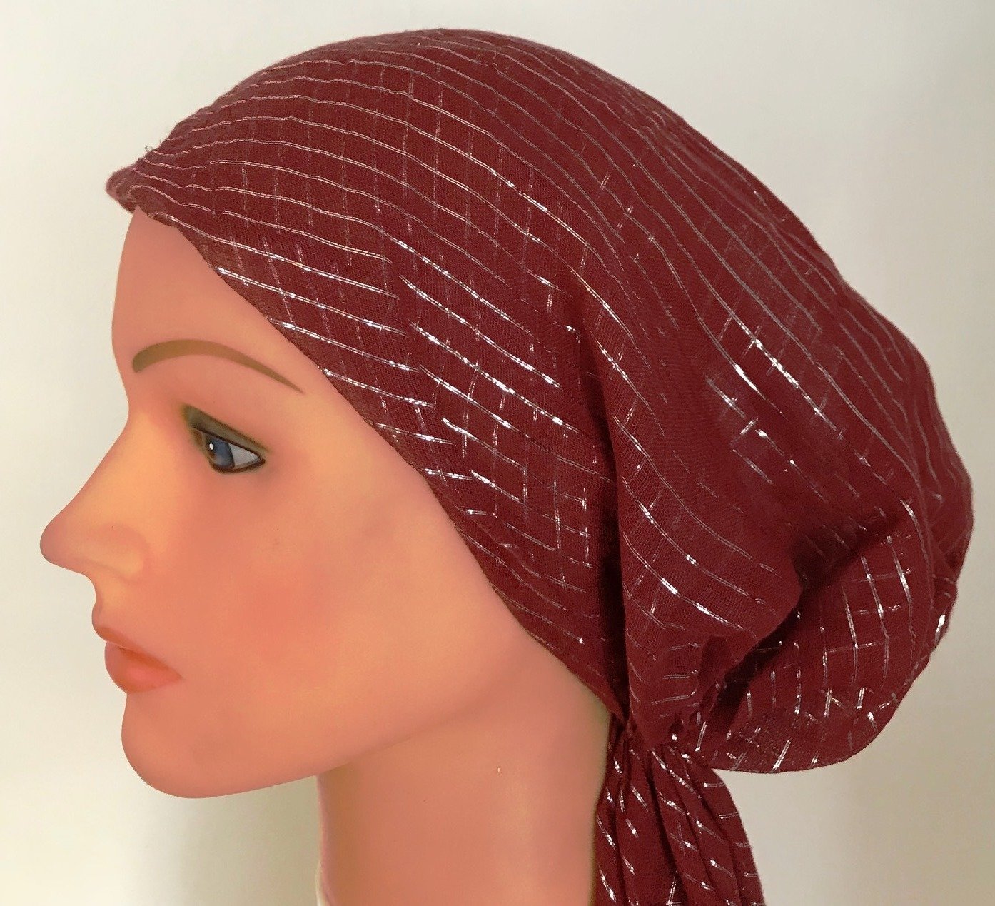Dark dull Raspberry lurex pre tied tichel