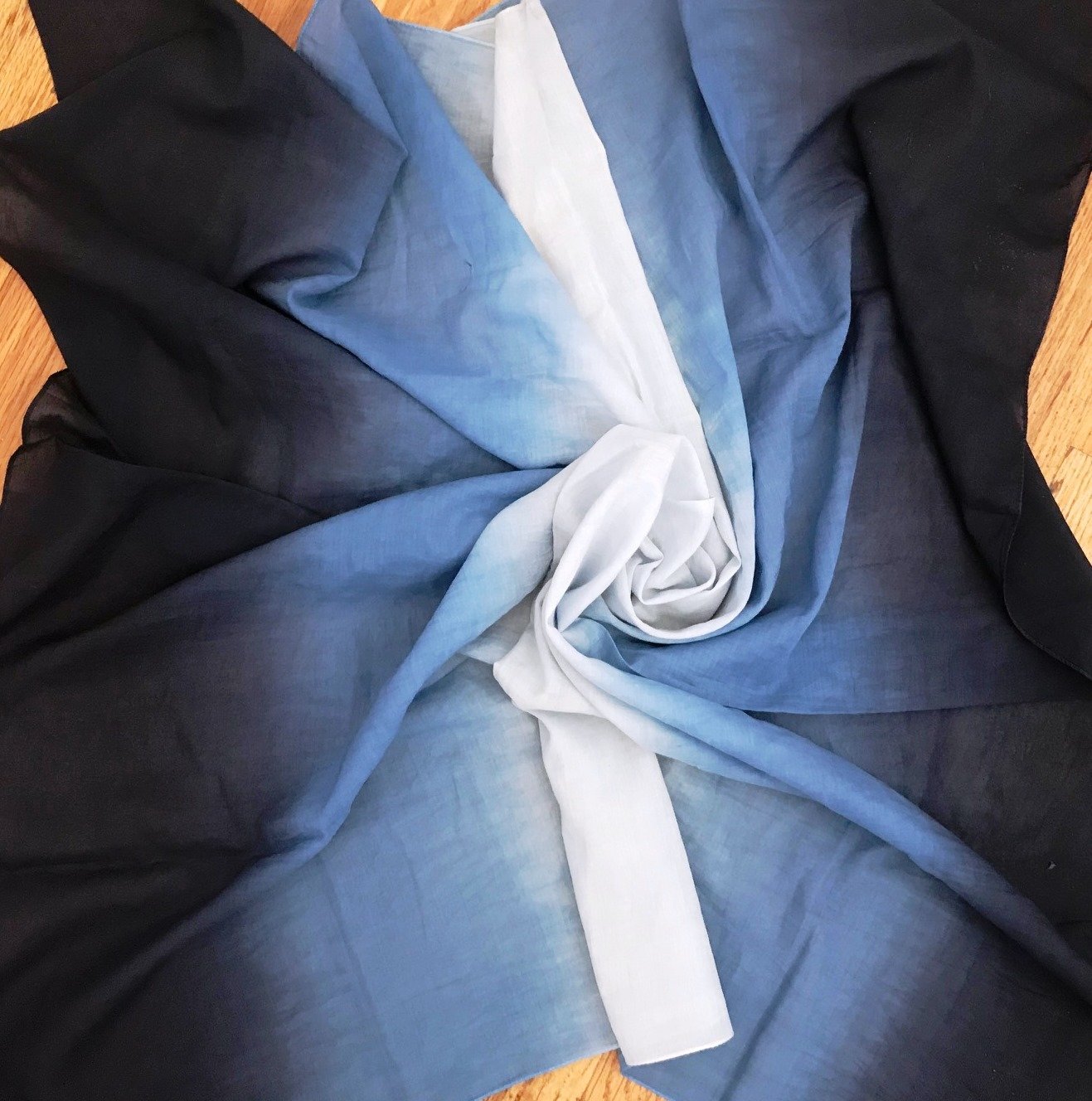 Navy cotton ombre&#39; tichel
