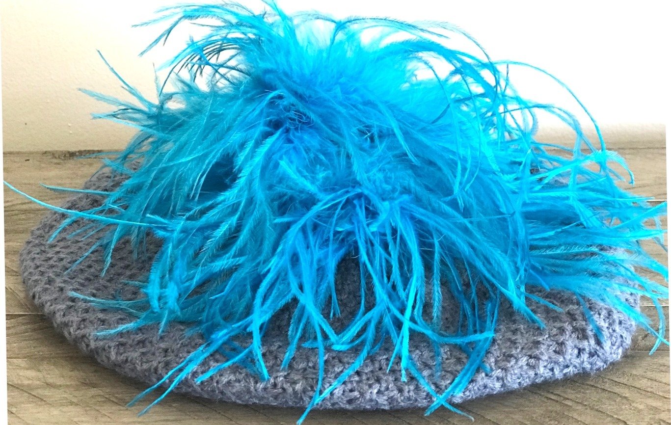 Fine knit denim color beret w/ostrich fur (color of your choice), choose: with aqua fur
