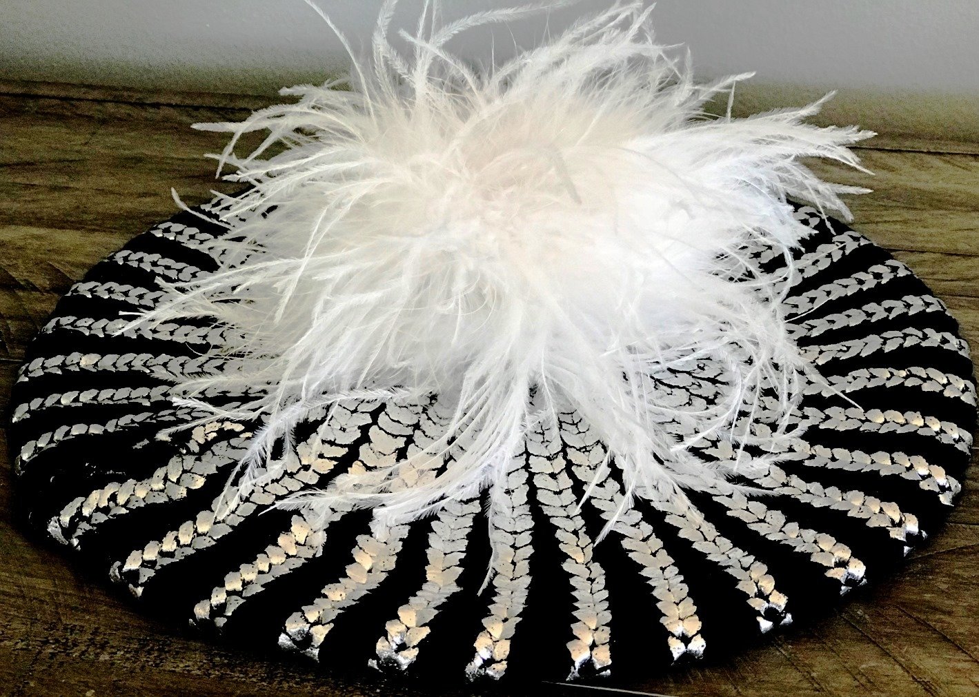 Metallic berets w/ostrich fur (click to choose colors), choose: black/white fur