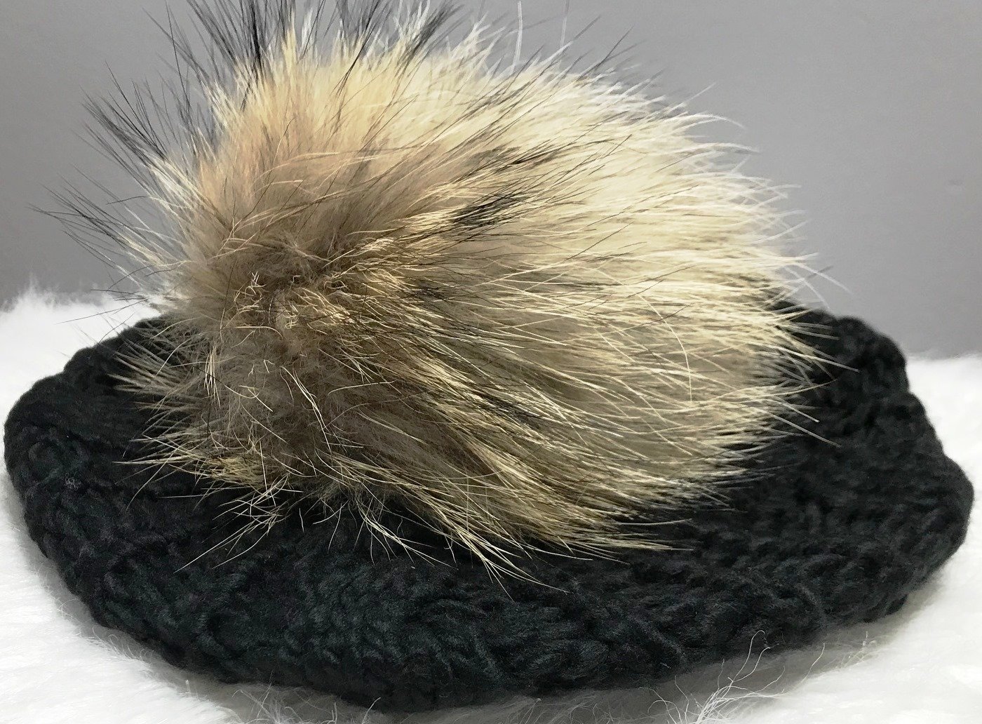 Black beanie beret w/fur pom pom (choose fur), choose: black beanie beret w/natural fur
