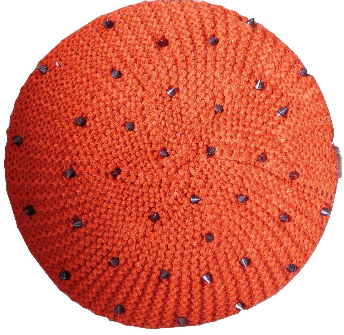 Orange beret with spikes