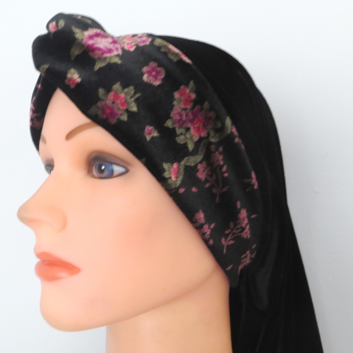 Black velvet knot snood with pretty pattern