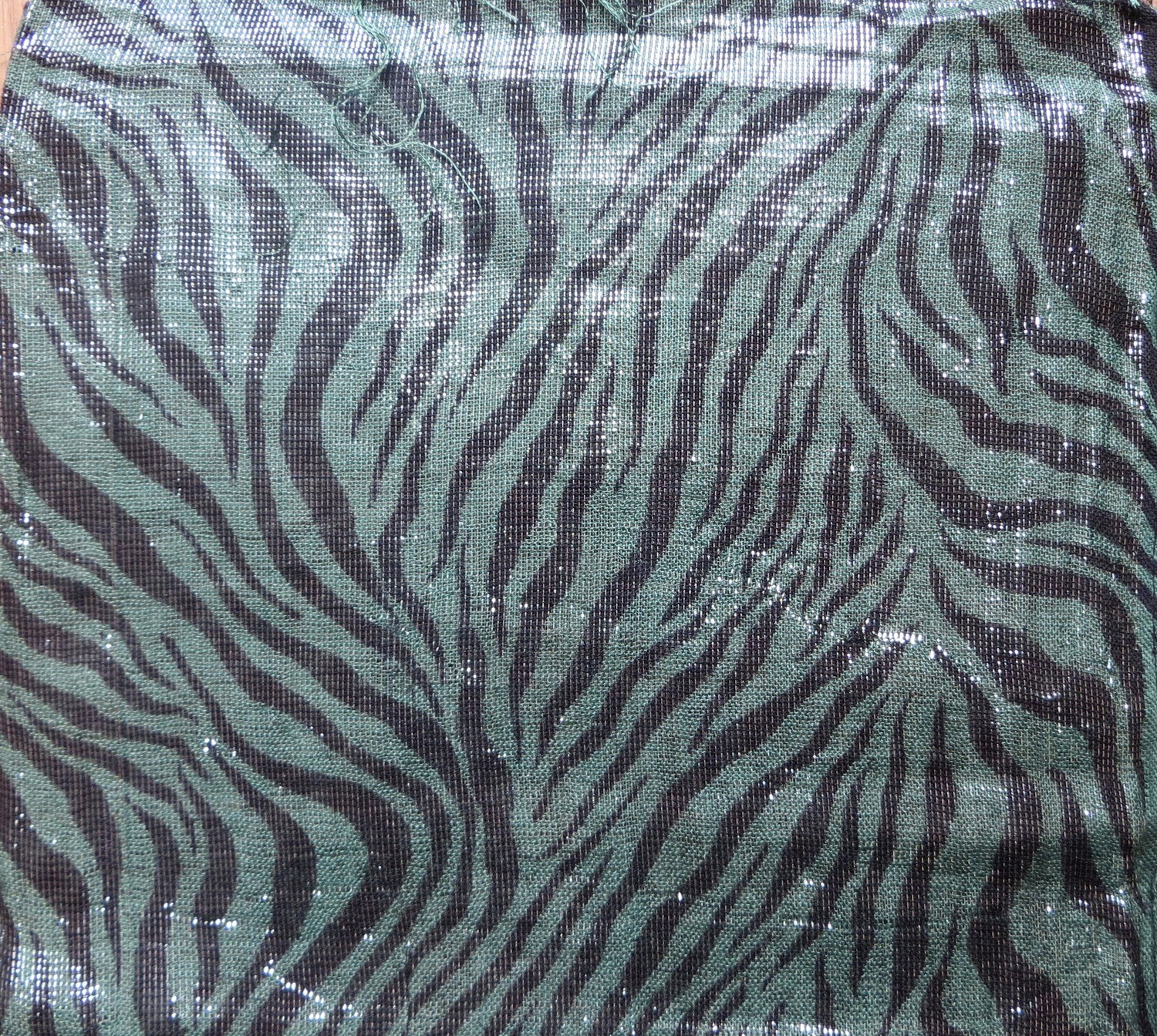 Dark green rectangular tichel