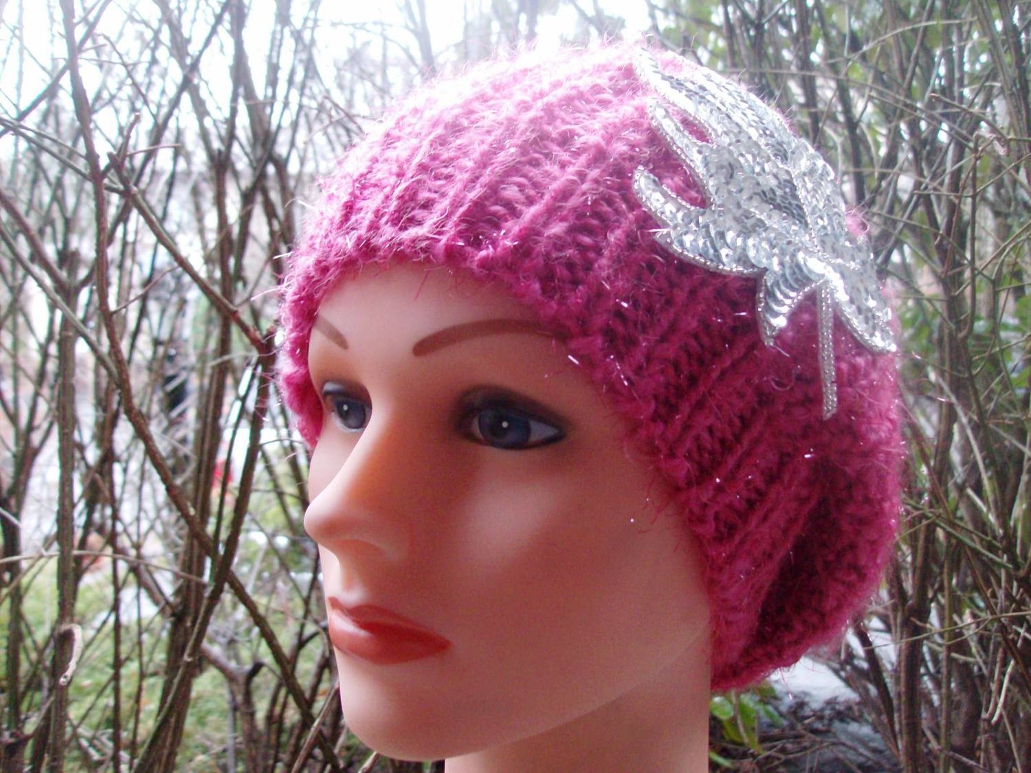 Chic beret shimmery pink