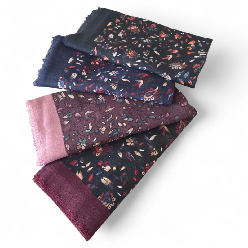 Soft fringes - vintage blooms square tichels