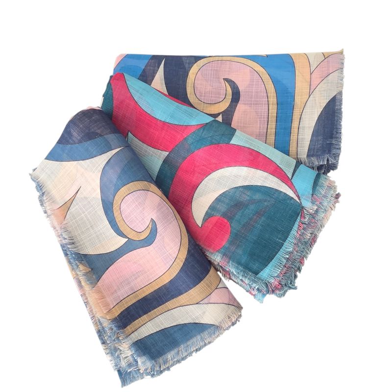 Soft fringes - Elegant swirls - Square Tichels