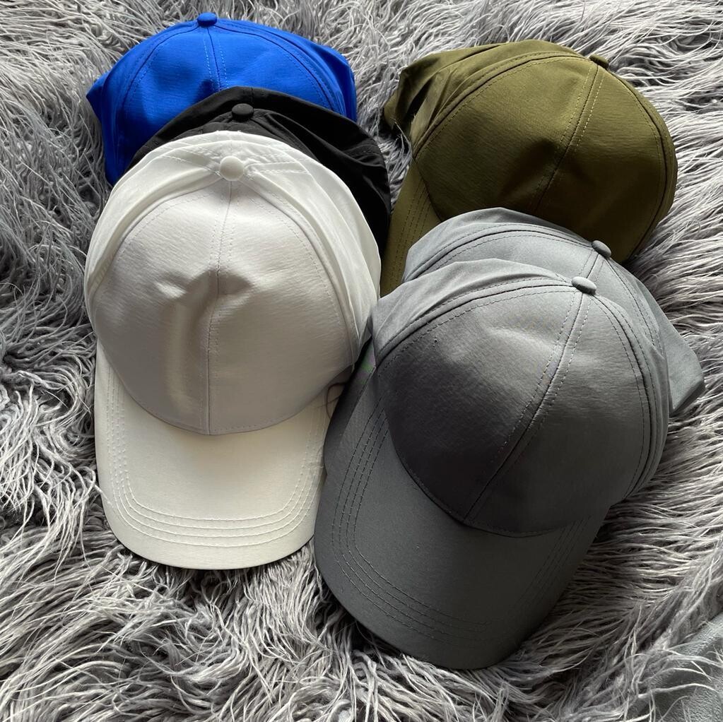 Closed back caps - Great "sweat free" material