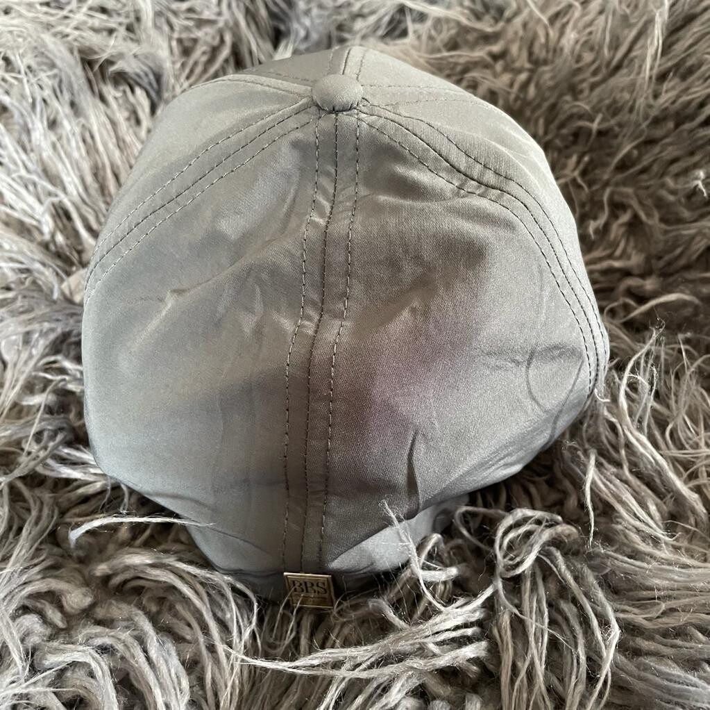 Closed back caps - Great "sweat free" material