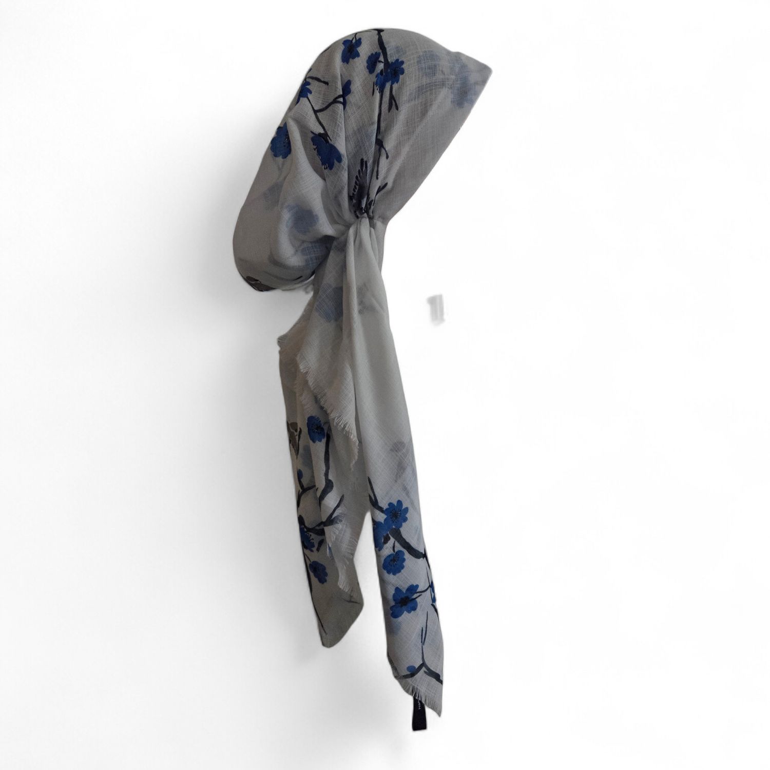 White  - Summer flowers - soft fringes pretied tichel