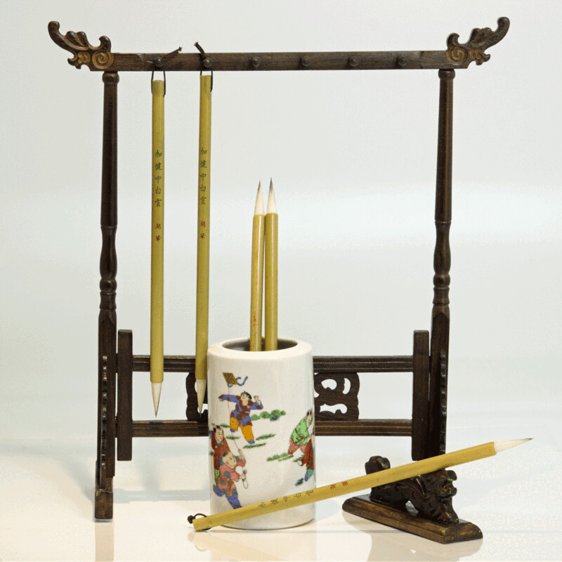 "White Cloud" Traditional Straight Bamboo Handled Brush (Medium)